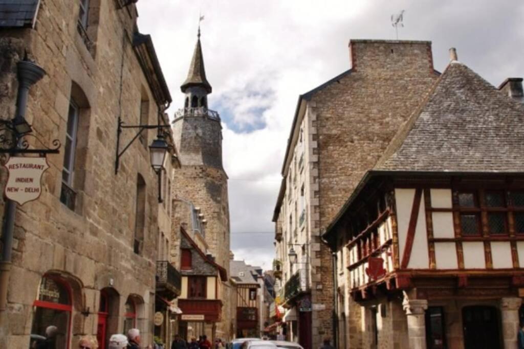 T2 Situe Au Coeur Du Centre Historique De Dinan Apartment Екстериор снимка